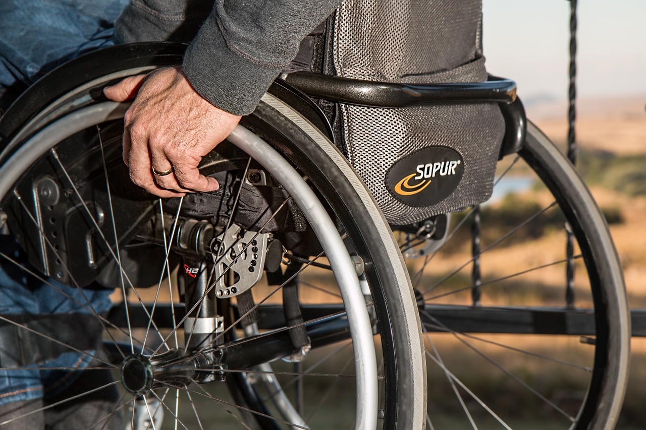 wheelchair-gb14666553_1280