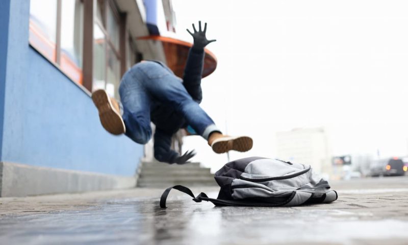 can you sue city for falling on sidewalk can you sue city for falling on sidewalk